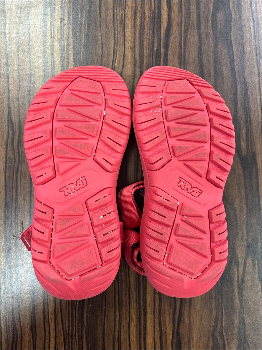 Teva - Womens Hurricane Xlt2 Sandal, size 6 US womens, color red. - Picture 4 of 5